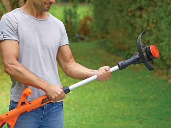 BLACK+DECKER STC1823 - Grästrimmer - sladdlös - 18 V - 1.5 Ah - 25 cm - 2.3 kg