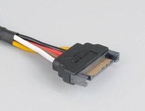 Akasa - Jatkojohto virtalähteelle - SATA-virta (uros) SATA-virta (naaras) - 30 cm - musta metalliverkko