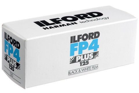 Ilford FP4 Plus - Mustavalkofilmi - 135 (35 mm) - ISO 125 - 24 kuvaa