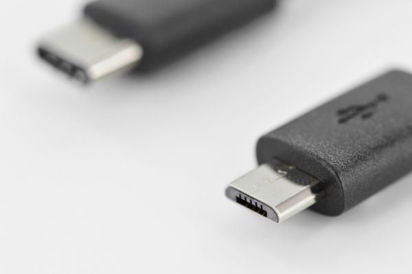 ASSMANN - USB-kabel - mikro-USB typ B (hane) till USB-C (hane) - USB 2.0 - 1.8 m - formpressad - svart
