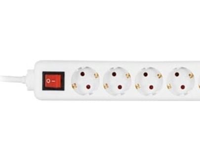 Deltaco GT-124, 1,5 m, Muovi, Valkoinen, 6 AC-pistorasia(a), 250 V, 50 - 60 Hz