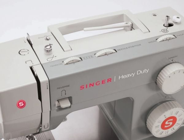 Singer Heavy Duty 4411 - Symaskin - 11 sting - 1 fireskrittsknappehull