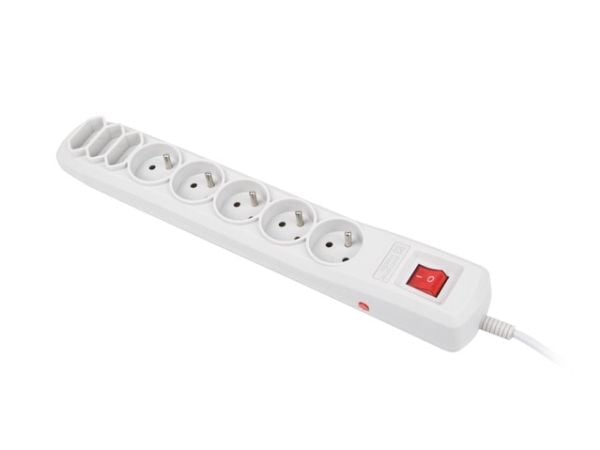NATEC NSP-0804, 155 J, 8 AC-utganger, 230 V, 50 Hz, 10 A, 2300 W