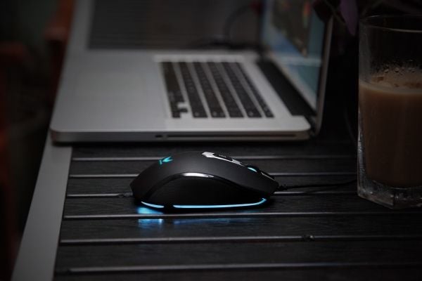 Rapoo VPRO V210 - Mus - ergonomisk - høyrehendt - optisk - 6 knapper - kablet - USB - svart