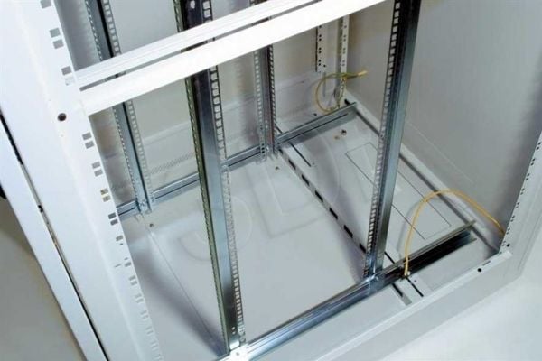 Triton - Rackskena - 42U - för Delta S