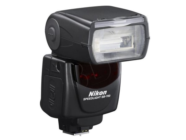 Nikon SB-700-salamalaite