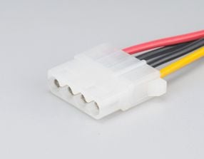 Akasa SATA til 4-pinners Molex-adapter, 0,15 m, SATA 15-kontakt, Molex (4-pinners), flerfarget