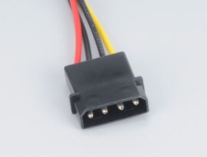 Akasa AK-CBPW01-30 - Strømadapter - 4-pin intern strøm (hann) til SATA-strøm (hunn) - 30 cm