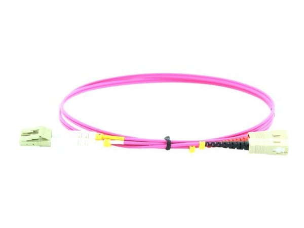 MicroConnect - Nettverkskabel - LC/UPC-multimodus til SC/UPC-multimodus - 0.5 m - fiberoptisk - 50 / 125 mikroner - OM4 - halogenfri - erikafiolett