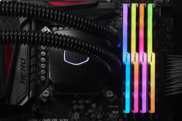 G.Skill TridentZ RGB Series - AMD Edition - DDR4 - sett - 32 GB: 4 x 8 GB - DIMM 288-pin - 3200 MHz / PC4-25600 - CL16 - 1.35 V - ikke-bufret - ikk...