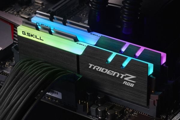 G.Skill TridentZ RGB Series - AMD Edition - DDR4 - sett - 16 GB: 2 x 8 GB - DIMM 288-pin - 3200 MT/s / PC4-25600 - CL16 - 1.35 V - ikke-bufret - ik...