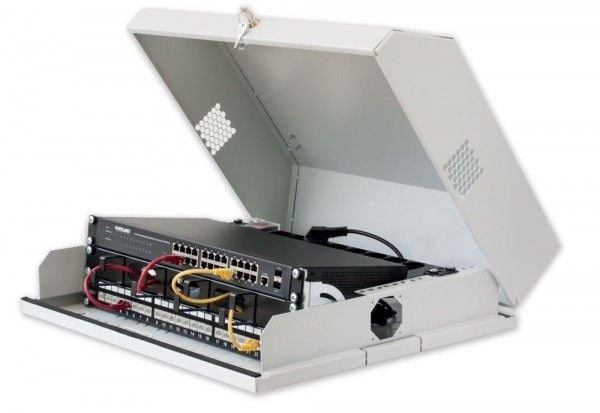 Techly I-CASE FL-09-BGT, Veggmonterbar hylle, 9U, 30 kg, Nøkkellås, Forbedret kabelføring, 12,1 kg