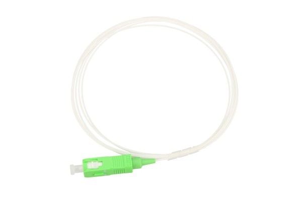 Extralink - Grisehale - SC/APC-enkeltmodus (hann) - 1.5 m - fiberoptisk - 900 mikroner - G.657.A1 - enkel stripe - hvit