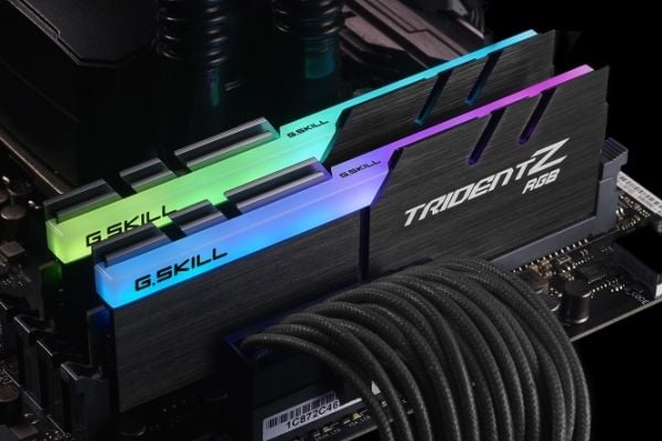 G.Skill TridentZ RGB Series - AMD Edition - DDR4 - sett - 32 GB: 2 x 16 GB - DIMM 288-pin - 3200 MHz / PC4-25600 - CL16 - 1.35 V - ikke-bufret - ik...