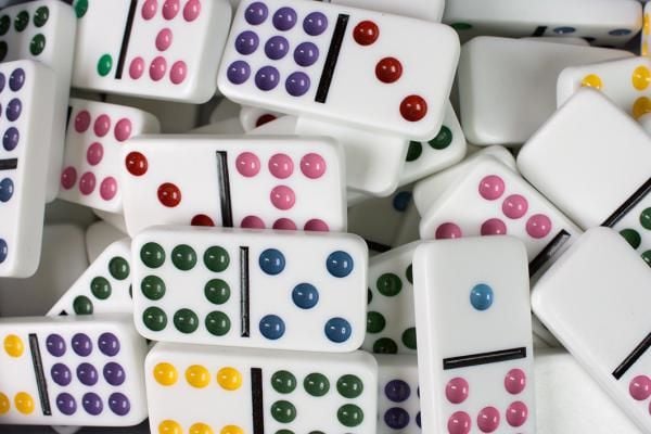 Tactic Domino Nines in a Can (53914)