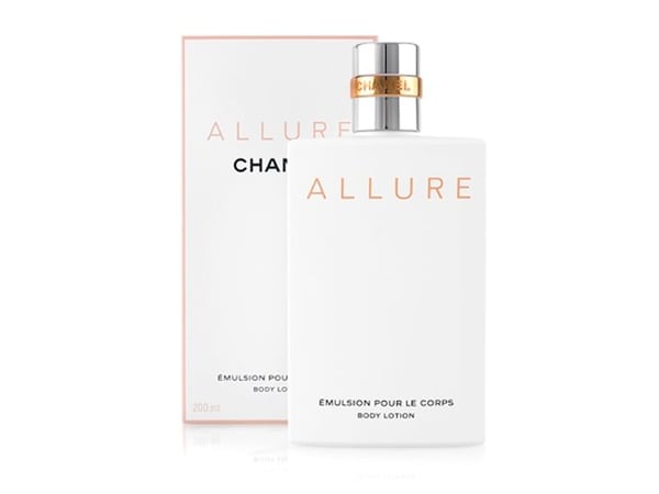 Chanel Allure Femme Body Lotion - Dame - 200 ml (Vartalovoidetta naiselle, jolla on viehätysvoimaa! Aistillinen yhdistelmä Calibresin setripuuta, s...
