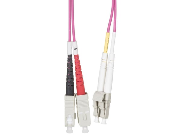 Delock - Nettverkskabel - SC flermodus (hann) til LC multimodus (hann) - 1 m - 1 m - fiberoptisk - 50 / 125 mikroner - OM4 - halogenfri - fiolett