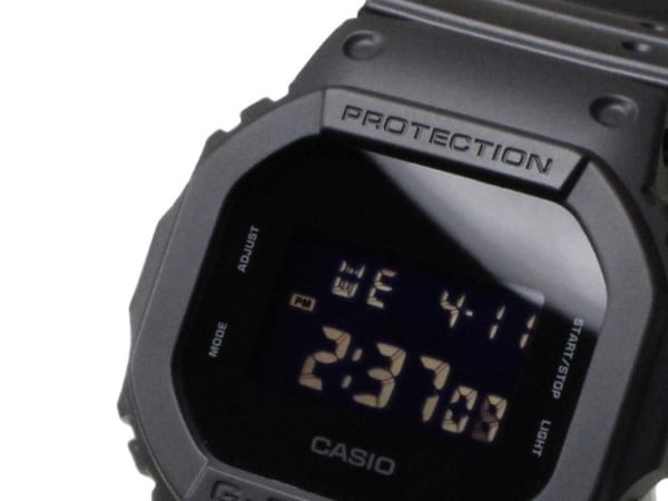 Casio DW-5600BB-1E, Vattentät, Kvarts