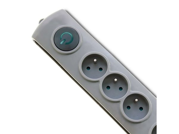 Qoltec - Strømstødsbeskytter - AC 230 V - 3680 Watt - output-stikforbindelser: 4 - 2.5 m ledning - grå