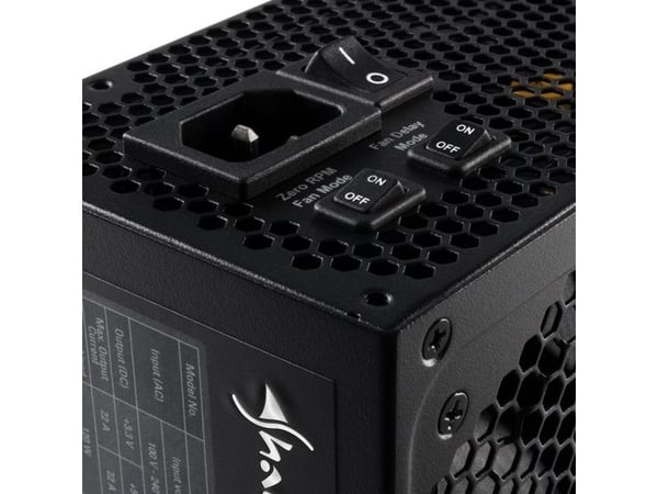 Sharkoon SilentStorm Cool Zero 650 - Strømforsyning (intern) - ATX12V 2.4 - 80 PLUS Gold - AC 110/230 V - 650 Watt - aktiv PFC - sort