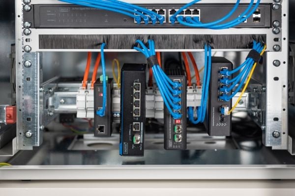 DIGITUS Professional - Rackskinneadapter - DIN-skinnemonterbar - 4U - 19"