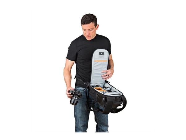 Lowepro Flipside 200 AW II - Ryggsekk for digitalbildekamera med linser / drone - svart - 7"