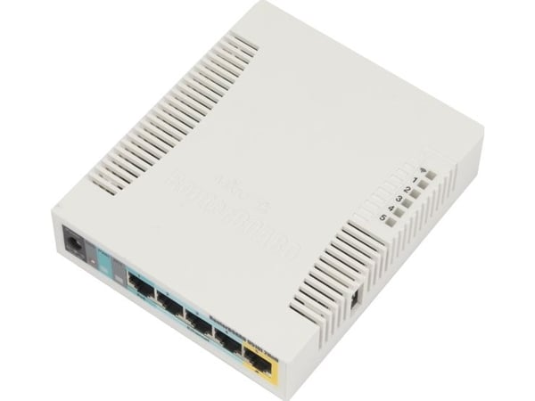 MikroTik MT RB951Ui-2HnD -reititin