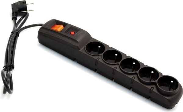 acar F5 IEC - Överspänningsskydd - AC 230 V - 2300 Watt - utgångskontakter: 5 - 1.5 m sladd - svart