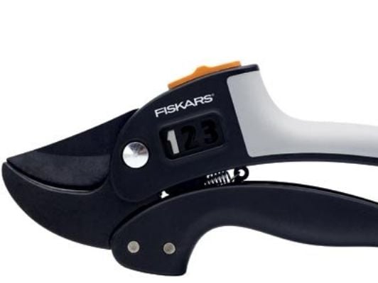 Fiskars PowerStep P83 - Beskjærer - FiberComp (glassfiberforsterket polyamid) - 19 cm