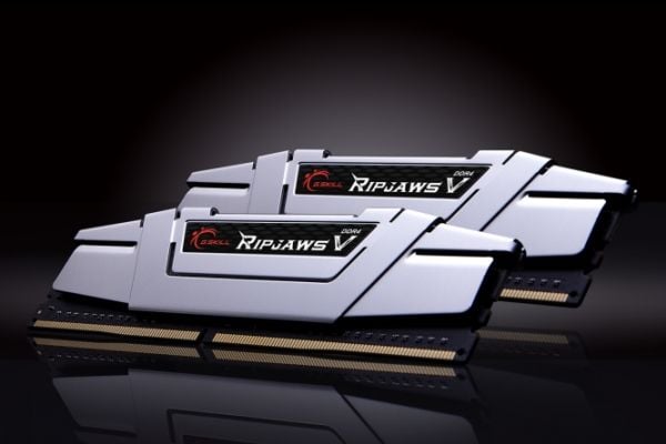 G.Skill Ripjaws V - DDR4 - sett - 16 GB: 2 x 8 GB - DIMM 288-pin - 2666 MHz / PC4-21300 - CL15 - 1.2 V - ikke-bufret - ikke-ECC - strålende sølv