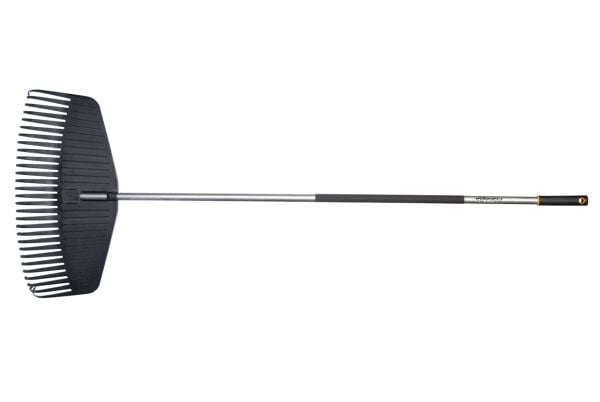 Fiskars Rake for leaves with an aluminum handle, width 511mm - 135570