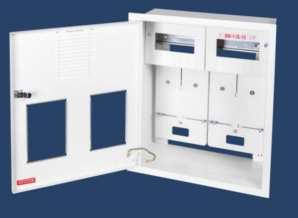 Karwasz uppoasennettava 2 metrin 1-vaiheinen 12 moduulia IP30 (RW-1-2L-12 Z/O) Karwasz uppoasennettava 2 metrin 1-vaiheinen 12 moduulia IP30 (RW-1-2L-12 Z/O)