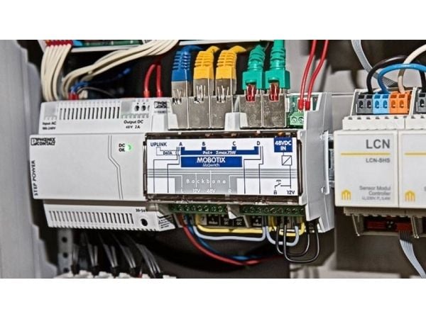 Mobotix MxSwitch, Strömförsörjning via Ethernet (PoE) stöd