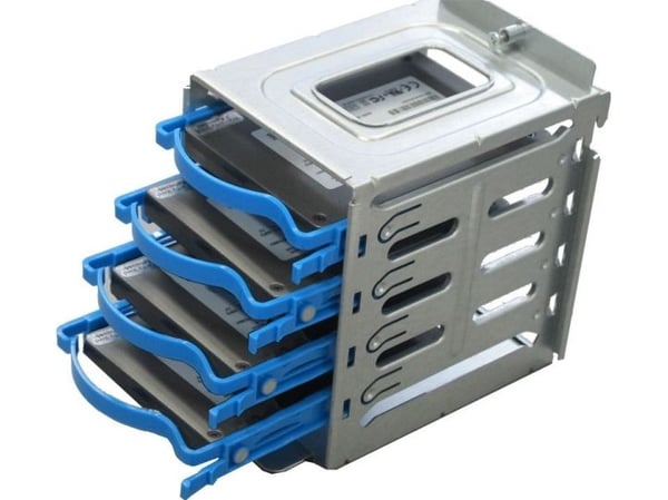 SuperMicro-kehys 4:lle 2,5 tuuman kiintolevylle/SSD-asemalle(MCP-220-73201-0N)