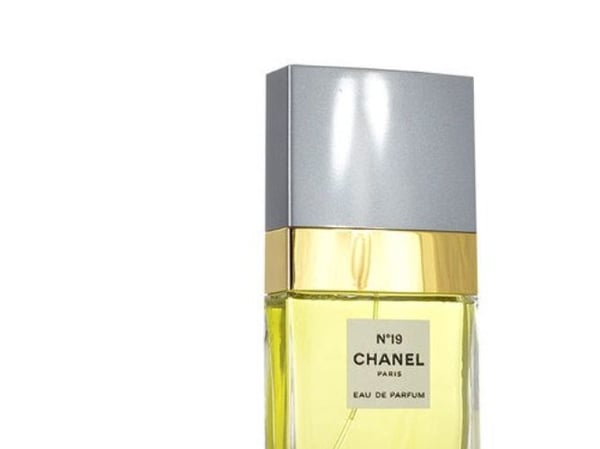 Chanel No 19 Eau De Parfum 100 ml (woman)