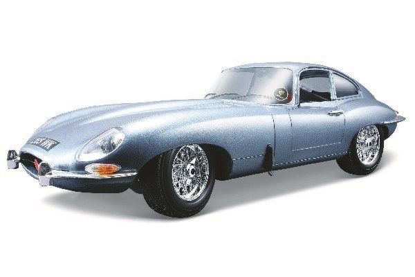 BB 18-12044 1:18 JAGUAR E COUPE 1961 (4)