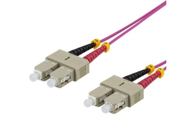 DELTACO - Koblingskabel - SC/UPC-multimodus (hann) til SC/UPC-multimodus (hann) - 1 m - fiberoptisk - dupleks - 50 / 125 mikroner - OM4 - rosa