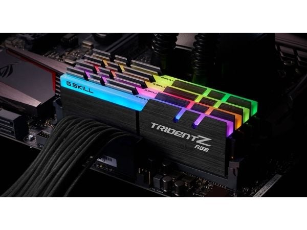G.Skill TridentZ RGB Series - DDR4 - sett - 32 GB: 4 x 8 GB - DIMM 288-pin - 4000 MHz / PC4-32000 - CL18 - 1.35 V - ikke-bufret - ikke-ECC