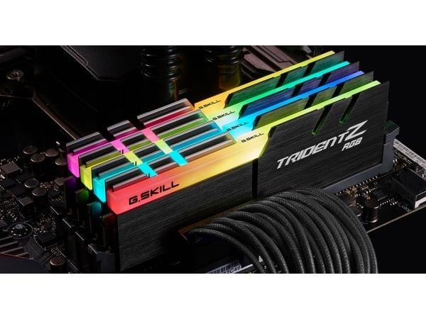 G.Skill TridentZ RGB Series - DDR4 - sett - 32 GB: 4 x 8 GB - DIMM 288-pin - 4000 MHz / PC4-32000 - CL18 - 1.35 V - ikke-bufret - ikke-ECC