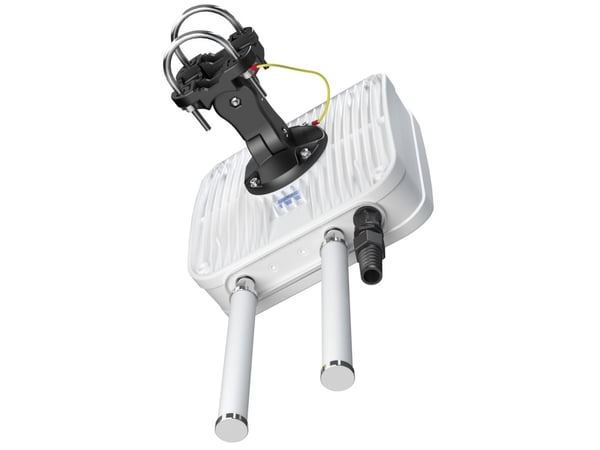 QuWireless QuMax, 7 dBi, 0,694-0,96/1,7-2,2/2,2-2,7; 2,4-2,5/4,7-6 GHz, 50 ohm (O), Retningsbestemt antenne, Lodret polarisation, IP67