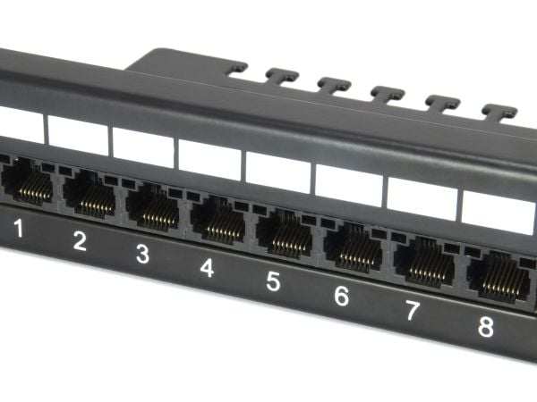Equip 135425, RJ-45, Musta, Telinekiinnitys, 1U, CE, Laatikko