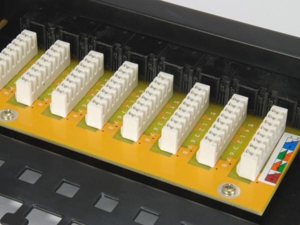 Equip 135425, RJ-45, Musta, Telinekiinnitys, 1U, CE, Laatikko