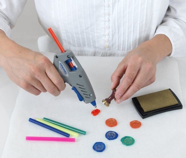 Dremel LIMSTIFT GG05 VÄRI 7MM 12 PAKETTIA