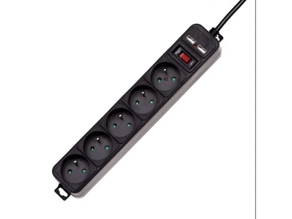 Akyga AK-SP-05U - Overspenningsavleder - 2500 watt - utgangskontakter: 5 - 1.5 m kabel - svart