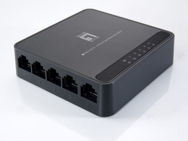 LevelOne FEU-0512 - Switch - ikke-styrt - 5 x 10/100 - stasjonær