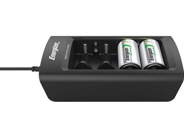 Akkulaturi energizer yleislaturi
