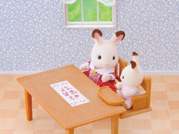 Sylvanian Families Family Table & Chairs