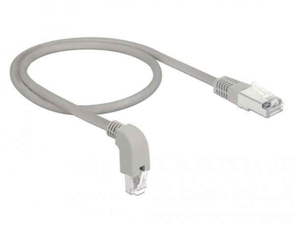 Delock - Patchkabel - RJ-45 (han) nedvinklet til RJ-45 (han) - 50 cm - S/FTP - CAT 6a - booted, halogenfri - grå