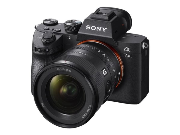 Sony SEL20F18G - Vidvinkelobjektiv - 20 mm - f/1.8 G - Sony E-mount - för Cinema Line; a VLOGCAM; a1; a1 II; a6700; a7 IV; a7 V; a7C; a7C II; a7CR;...