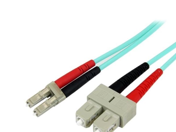 StarTech.com 2m valokaapeli - 10 Gb Aqua - Multimode Duplex 50/125 - LSZH - LC/SC - OM3 - LC to SC Fiber Patch Cable (A50FBLCSC2) - Patch cable - L...